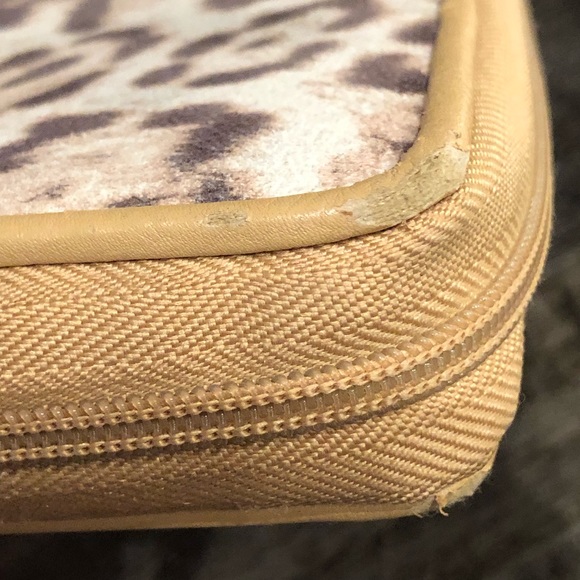 ❤️Gigi Hill Rita Wallet. Tons of space and slot to keep organized - Picture 12 of 13